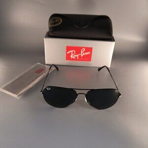 NEW Ray-Ban Aviator RB3026 Glossy Black Frame Gray Black Lens 62-14 Unisex